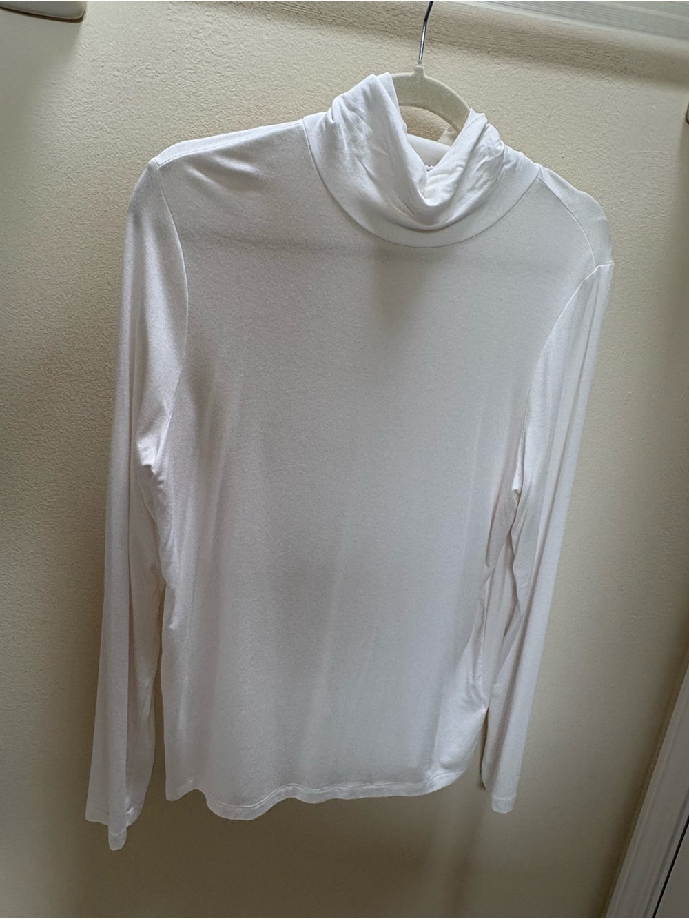 COURT & ROWE White Long Sleeve Turtleneck Top